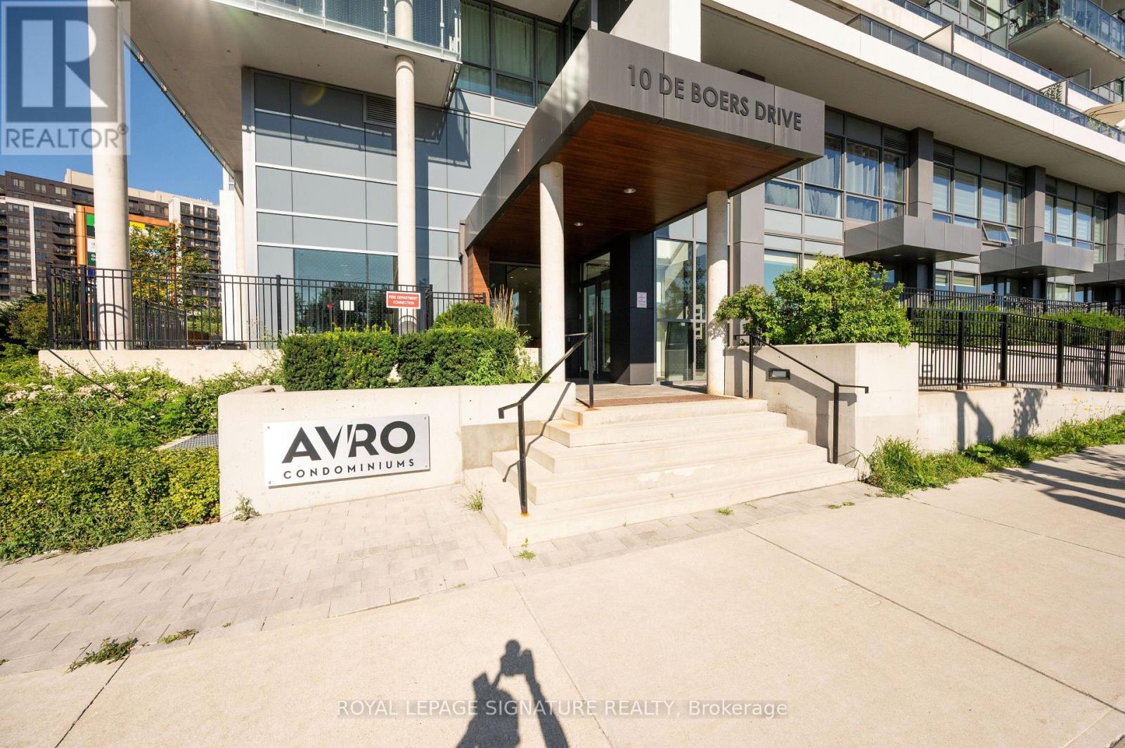 710 - 10 De Boers Drive Property Photo 3