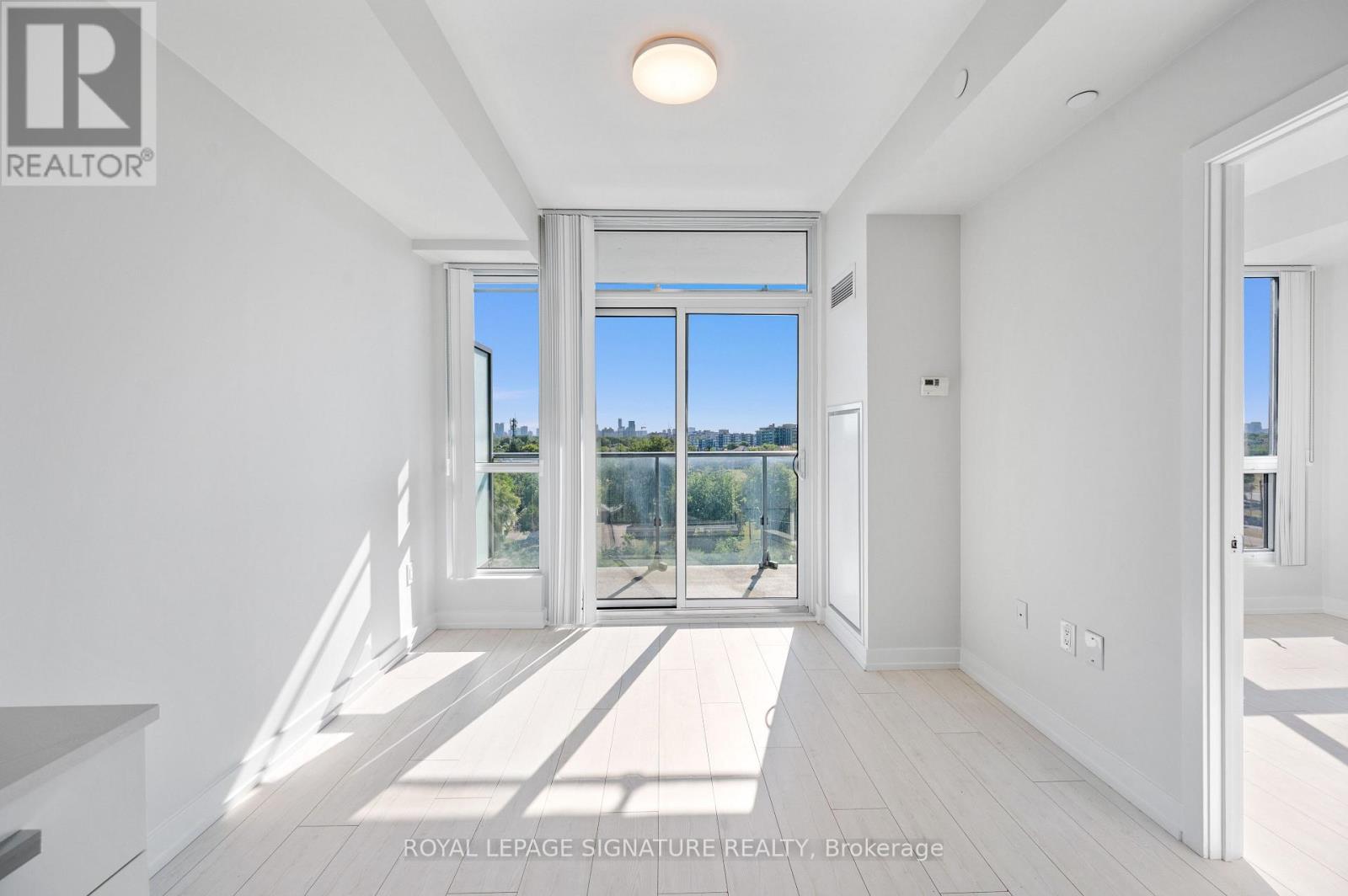 710 - 10 De Boers Drive Property Photo 9