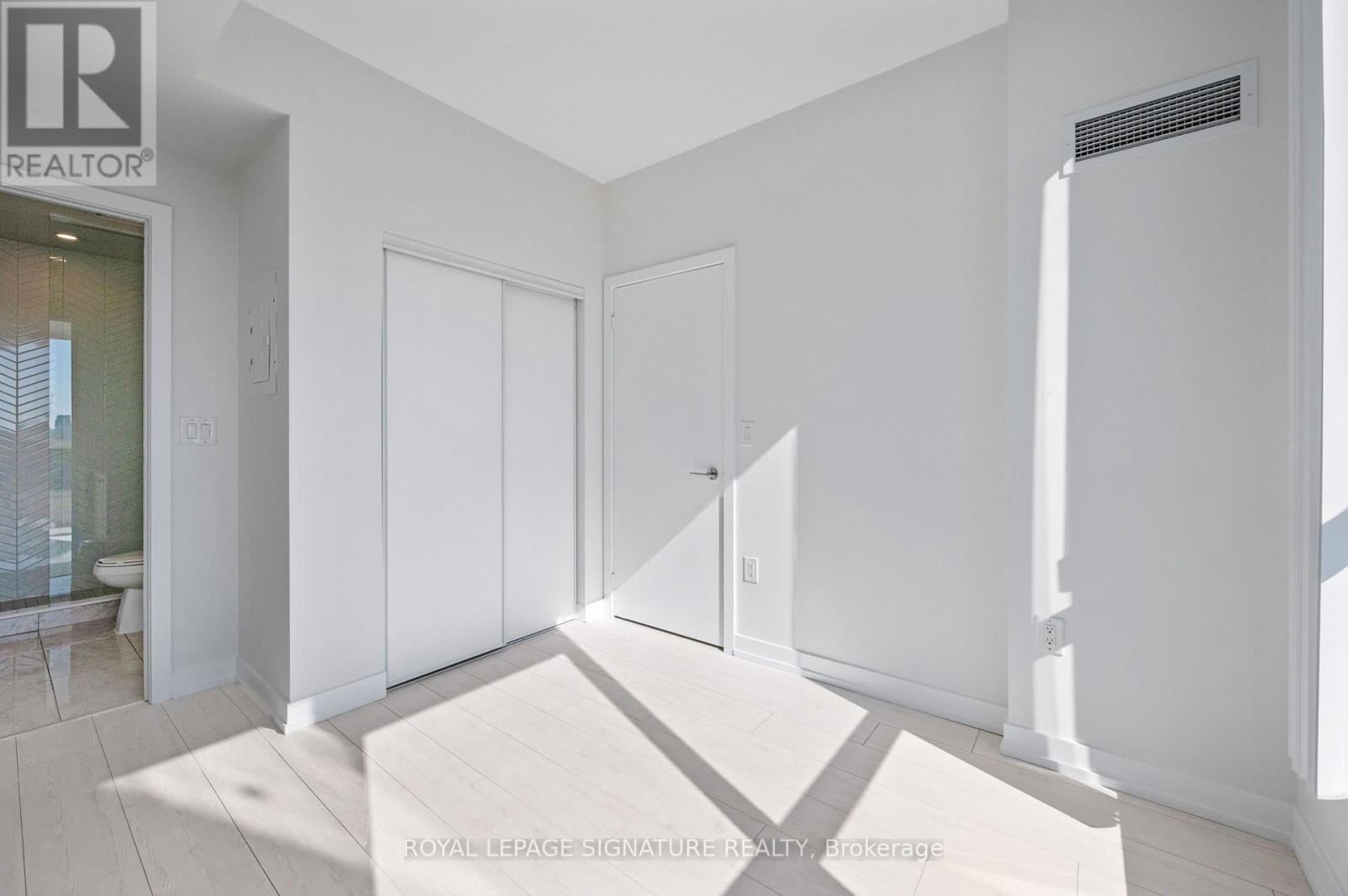 710 - 10 De Boers Drive Property Photo 13