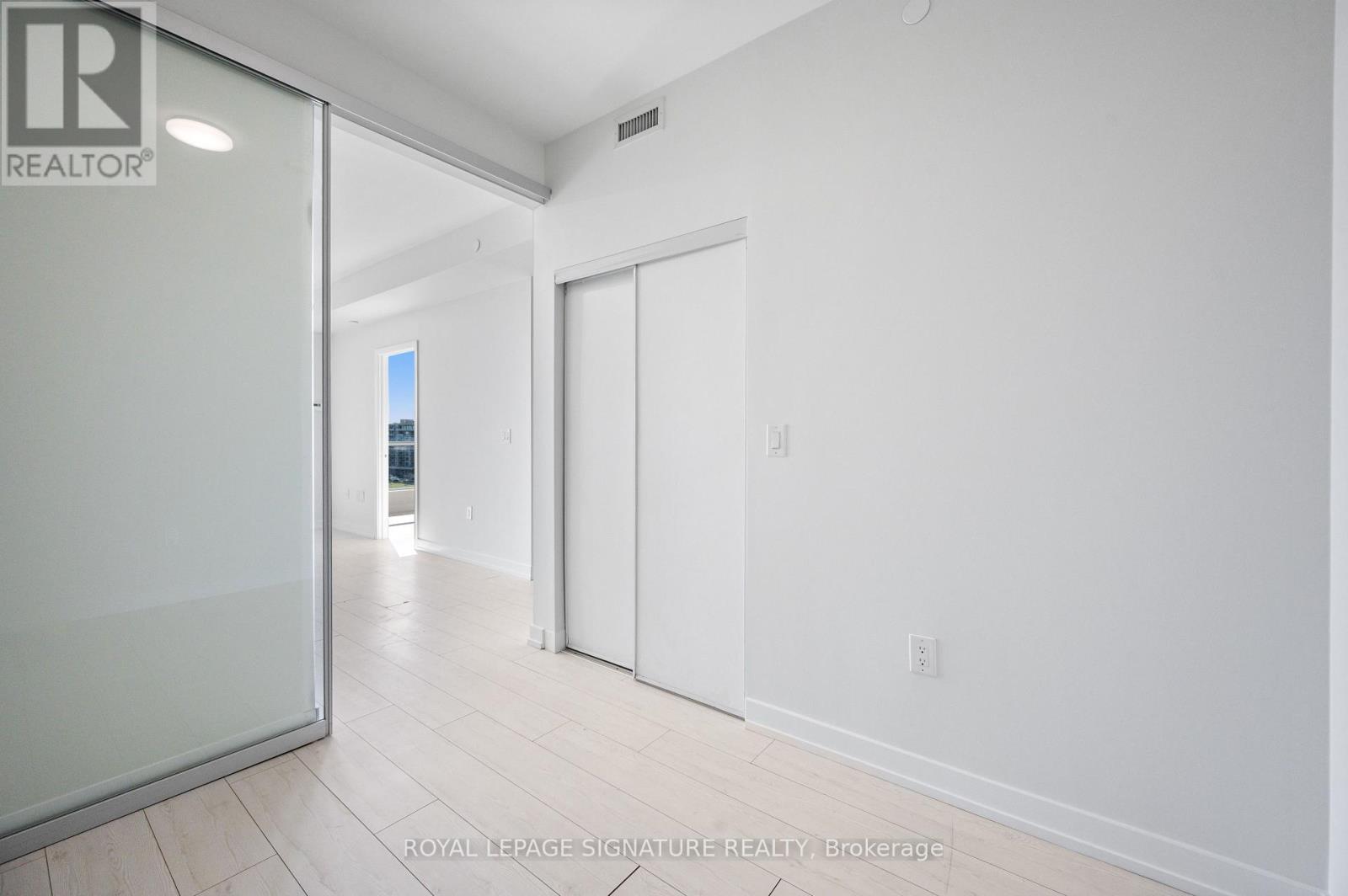 710 - 10 De Boers Drive Property Photo 15