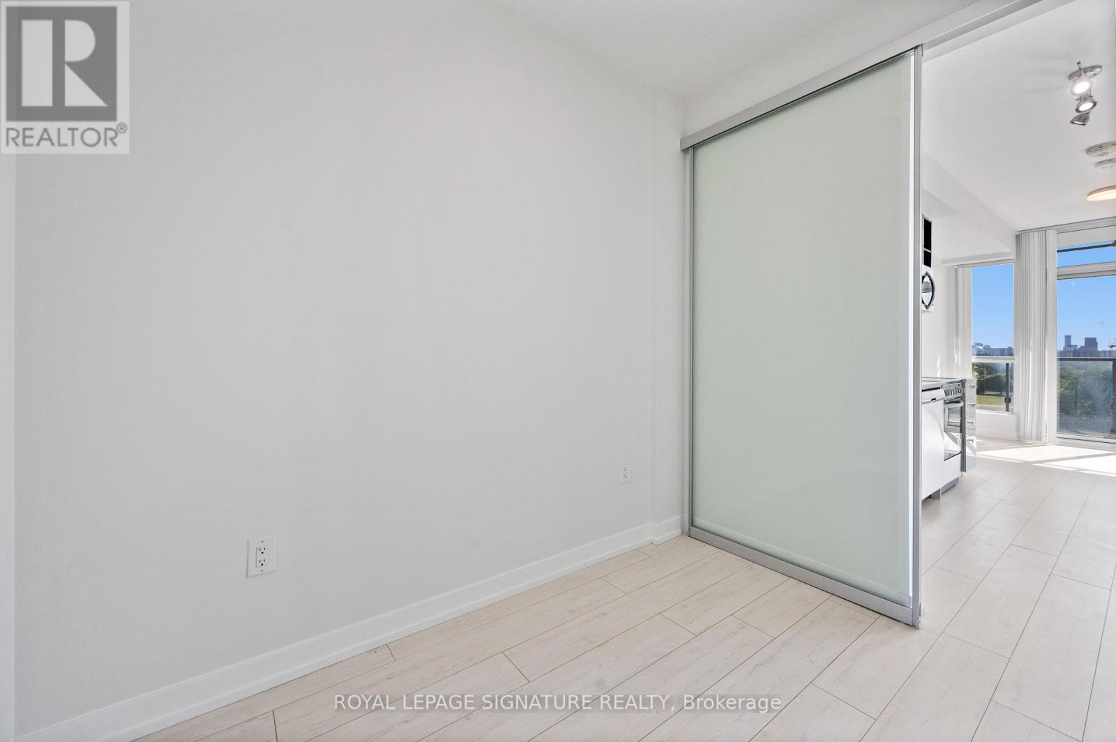 710 - 10 De Boers Drive Property Photo 16
