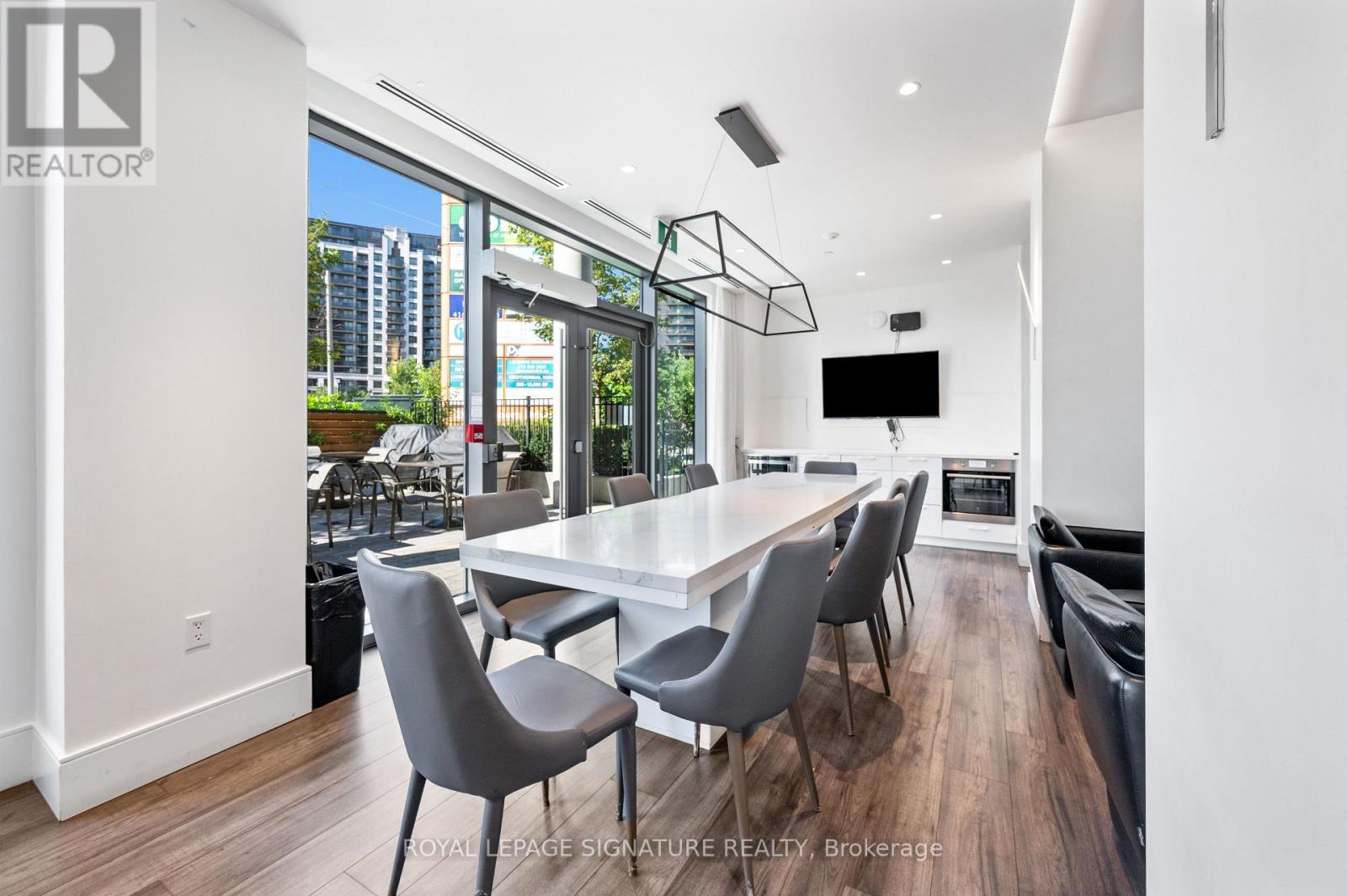 710 - 10 De Boers Drive Property Photo 28