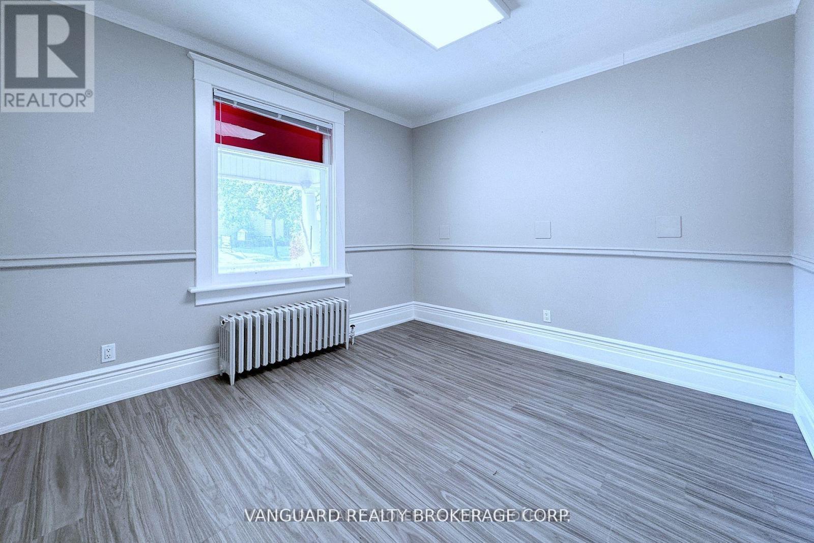 69 King Street W Property Photo 20