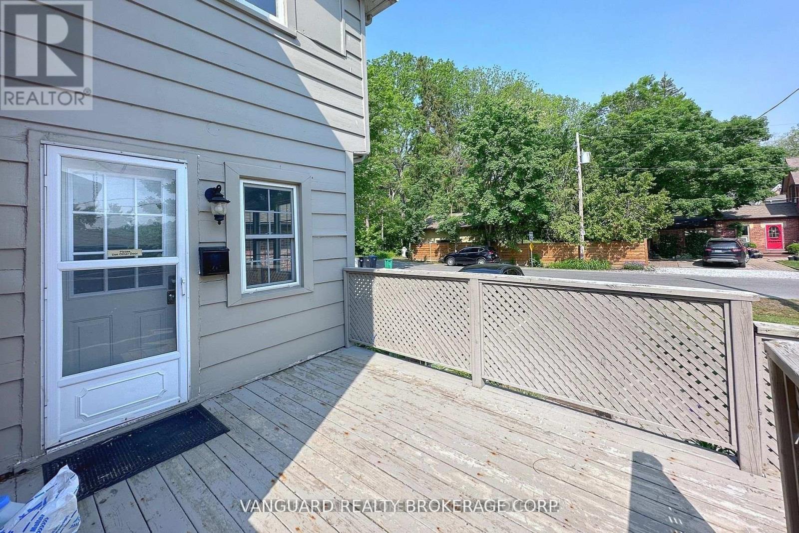 69 King Street W Property Photo 33