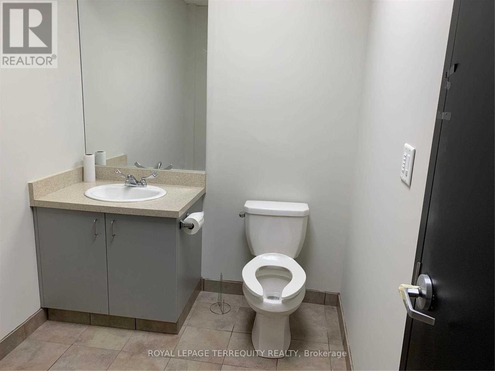 A - 99 Ingram Drive Property Photo 5