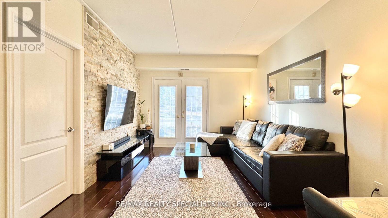 112 - 4016 Kilmer Drive Property Photo 11