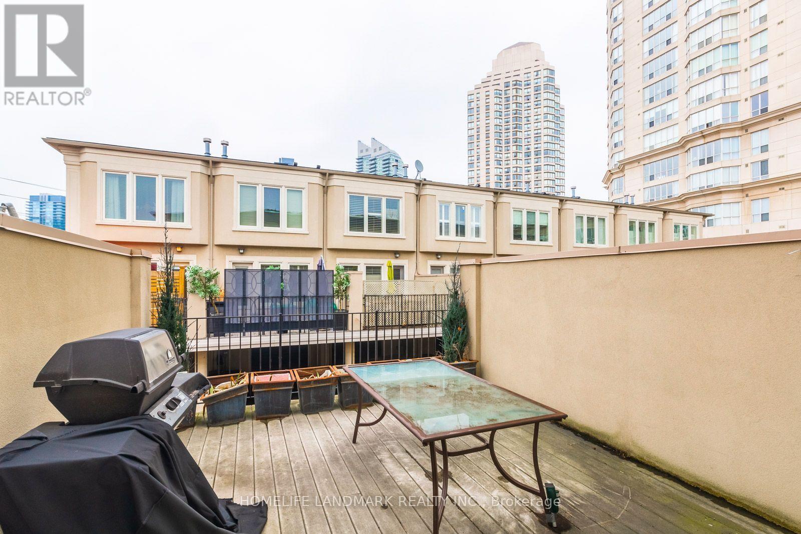 B - 2283 Lake Shore Boulevard W Property Photo 13