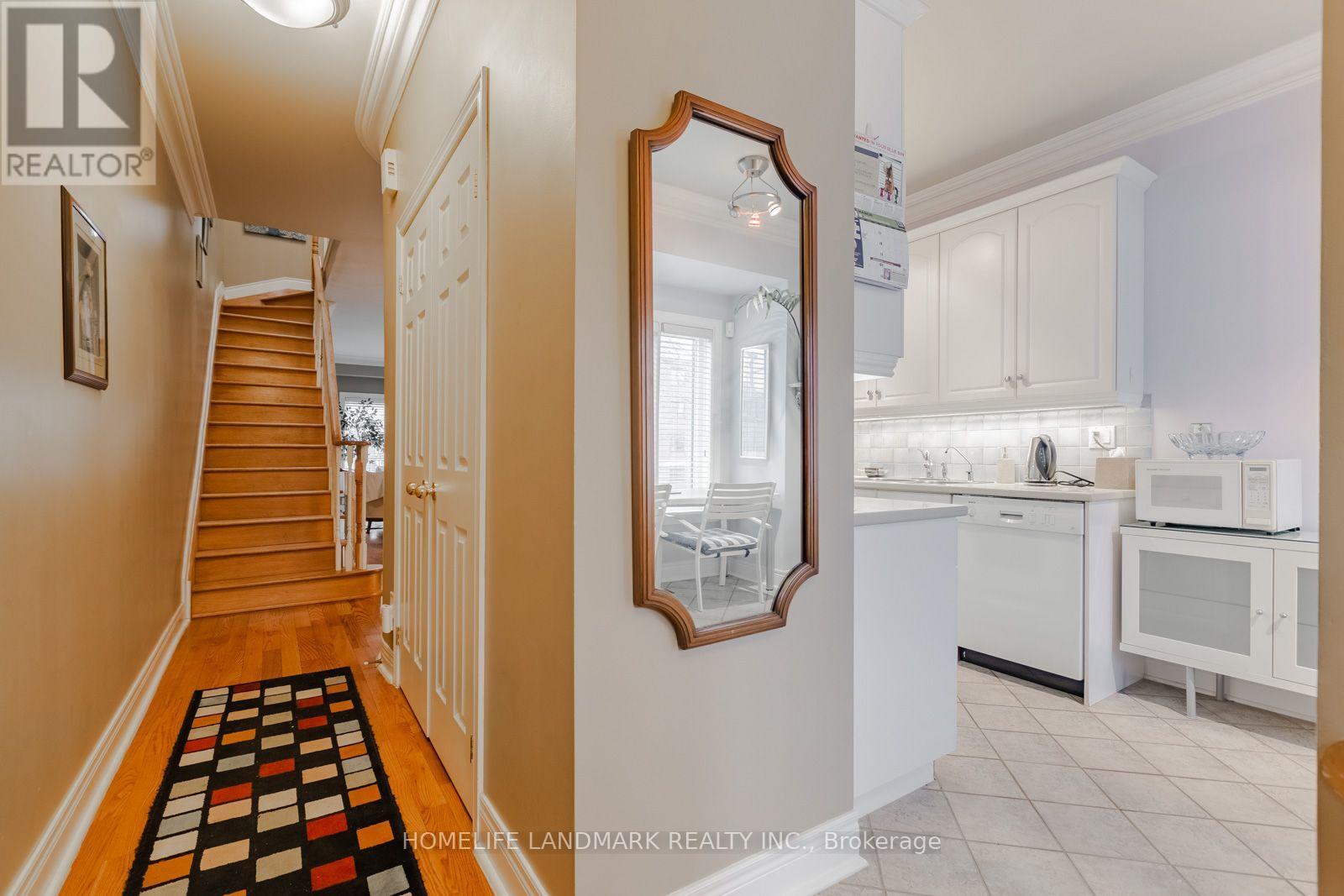 B - 2283 Lake Shore Boulevard W Property Photo 16