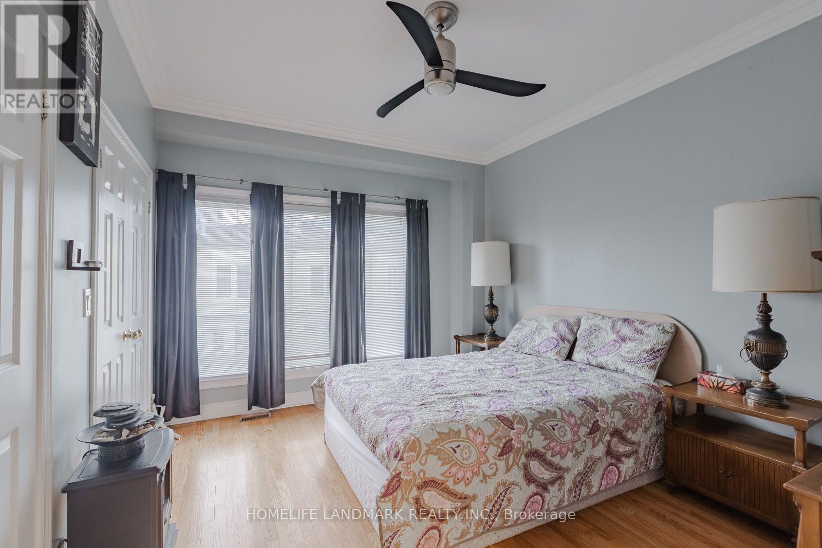 B - 2283 Lake Shore Boulevard W Property Photo 18