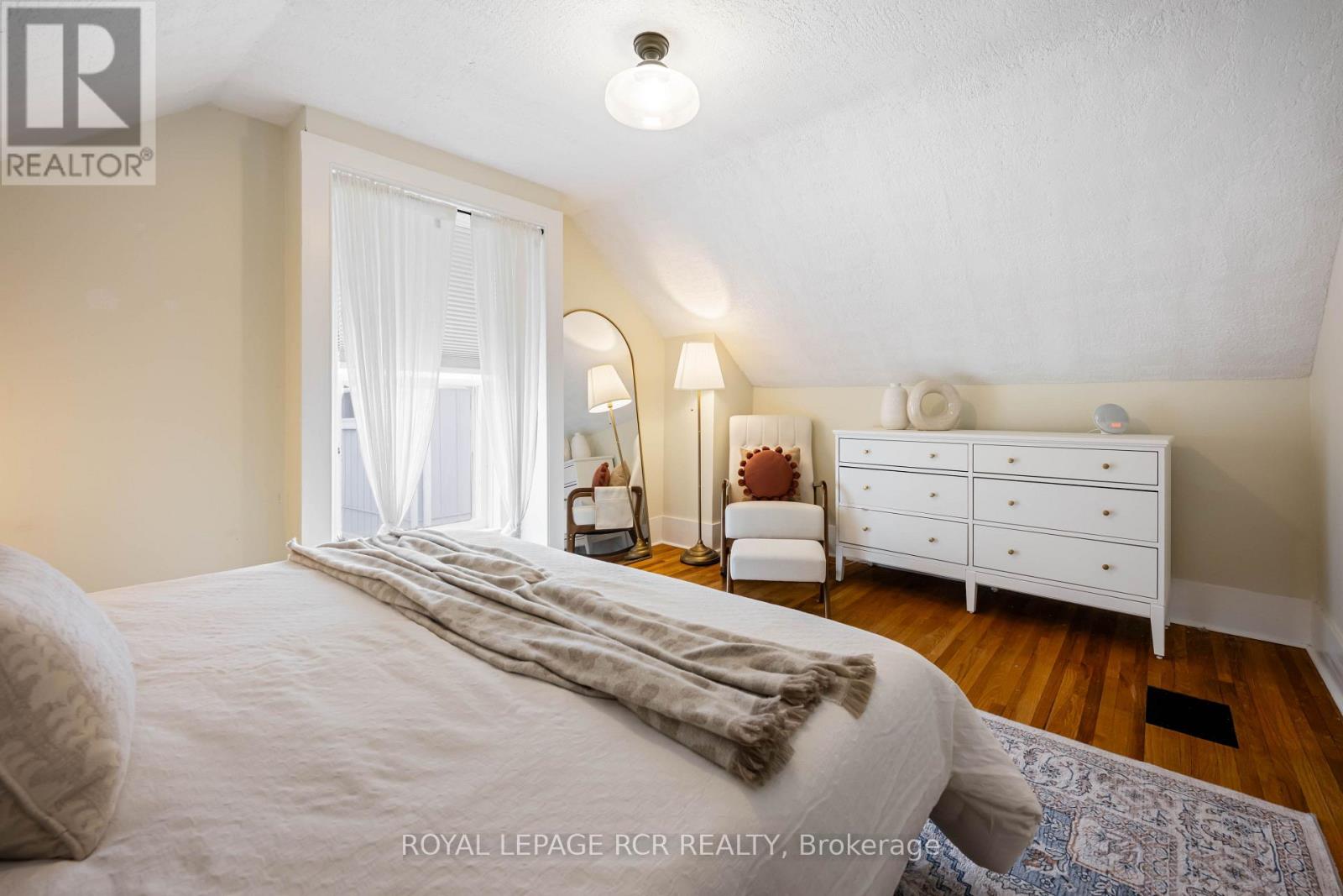 22 John Street Property Photo 35