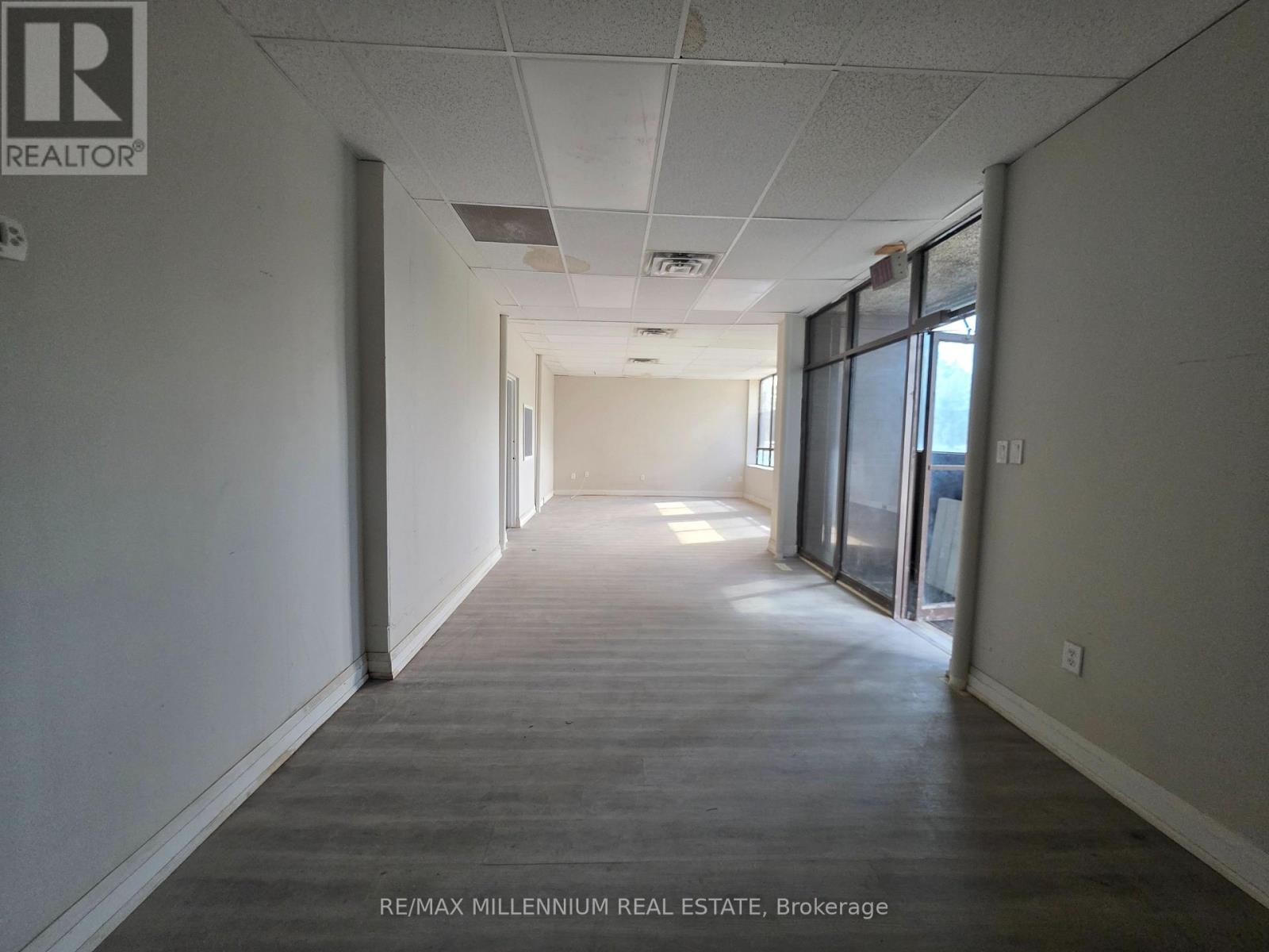1 - 465 Norfinch Drive Property Photo 16