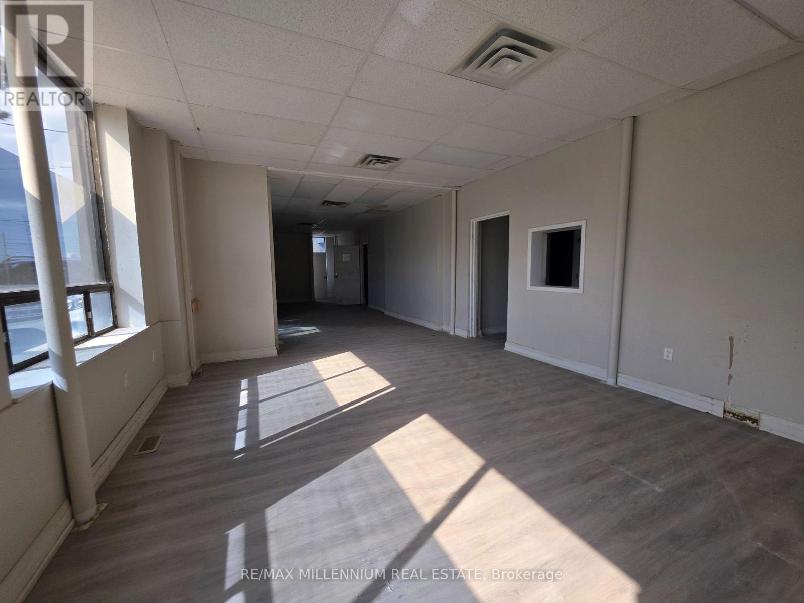 1 - 465 Norfinch Drive Property Photo 21