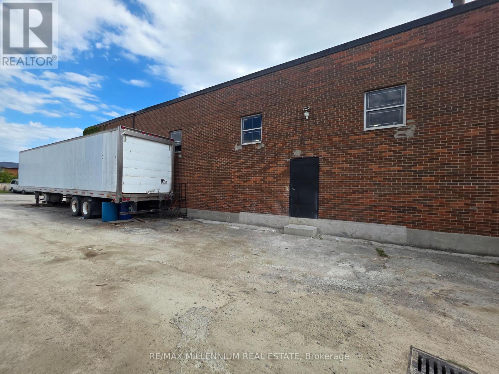 1 - 465 Norfinch Drive Property Photo 23