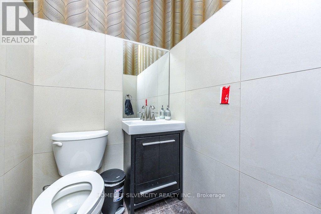 105 - 275 Gardenbrooke Trail Property Photo 18