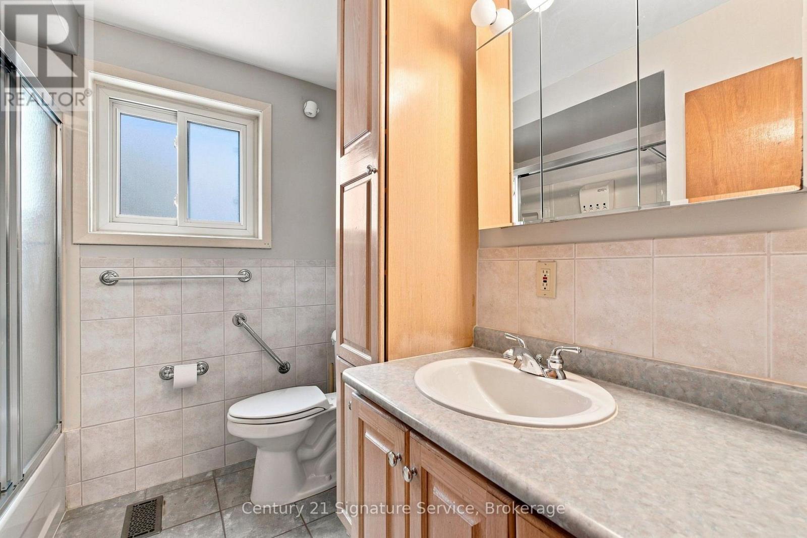 524 Silverthorn Avenue Property Photo 21
