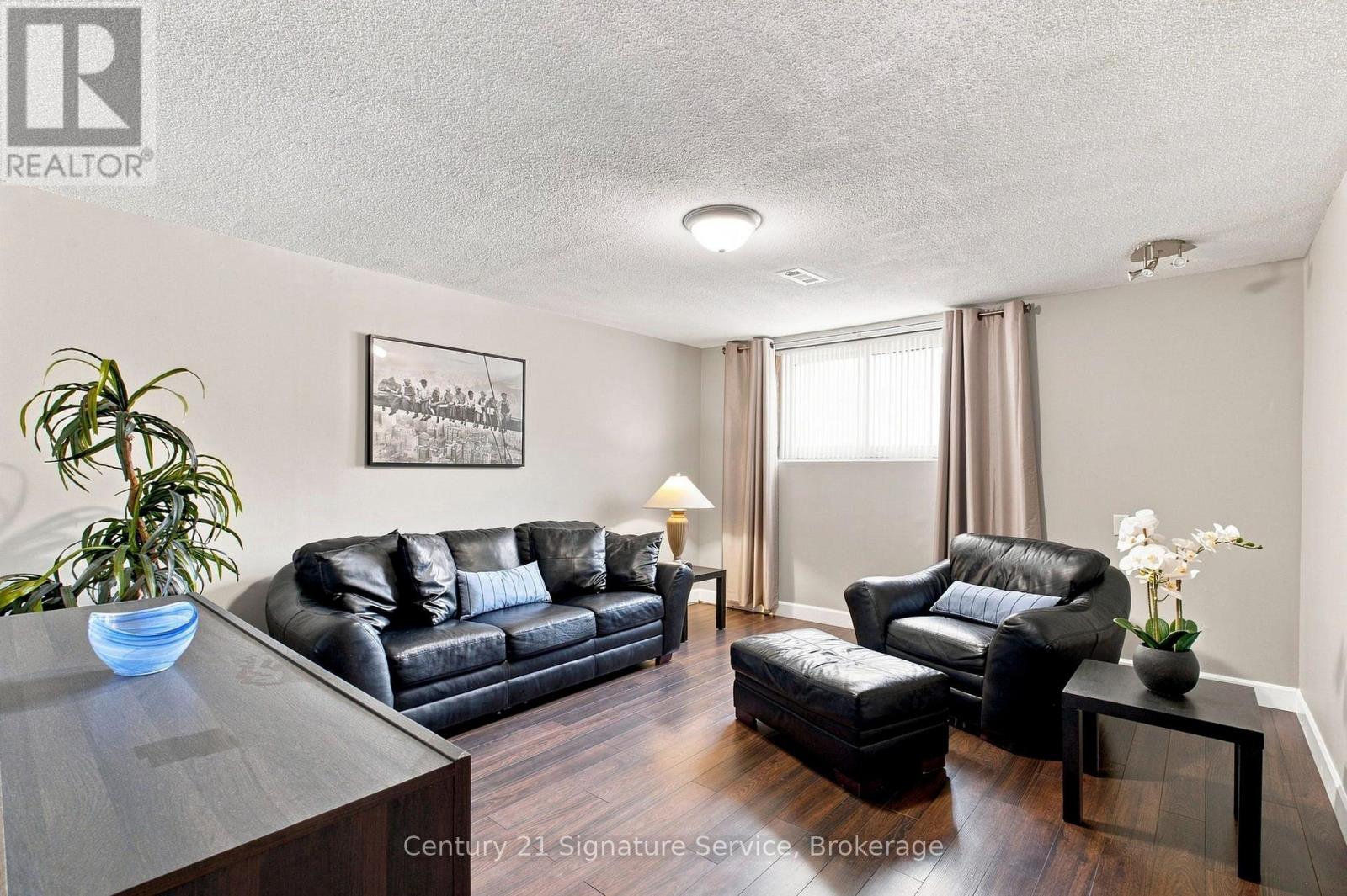 524 Silverthorn Avenue Property Photo 25