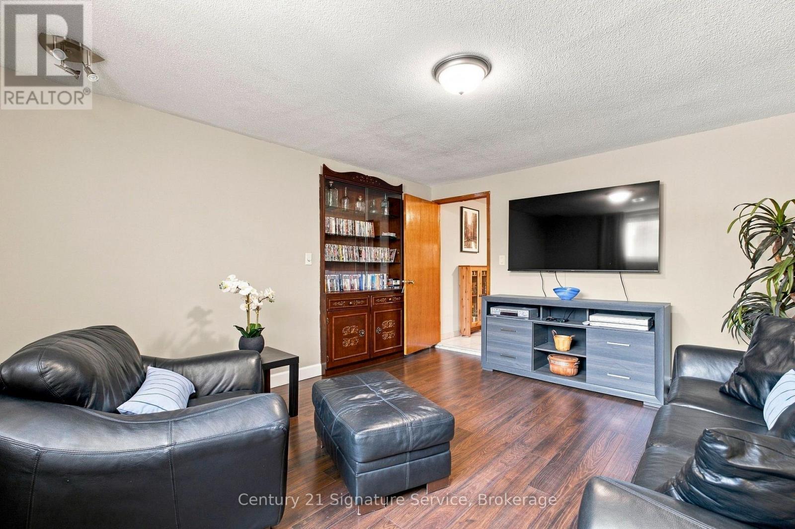 524 Silverthorn Avenue Property Photo 26