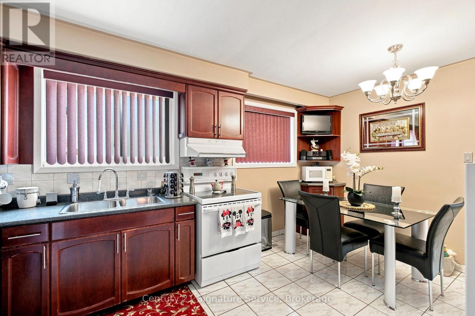 524 Silverthorn Avenue Property Photo 31