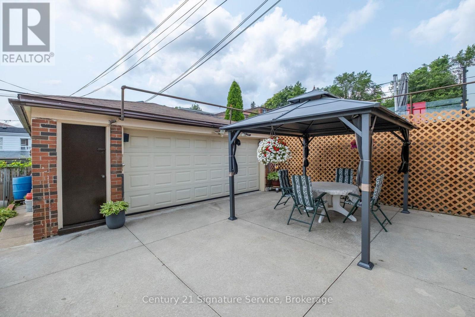 524 Silverthorn Avenue Property Photo 35