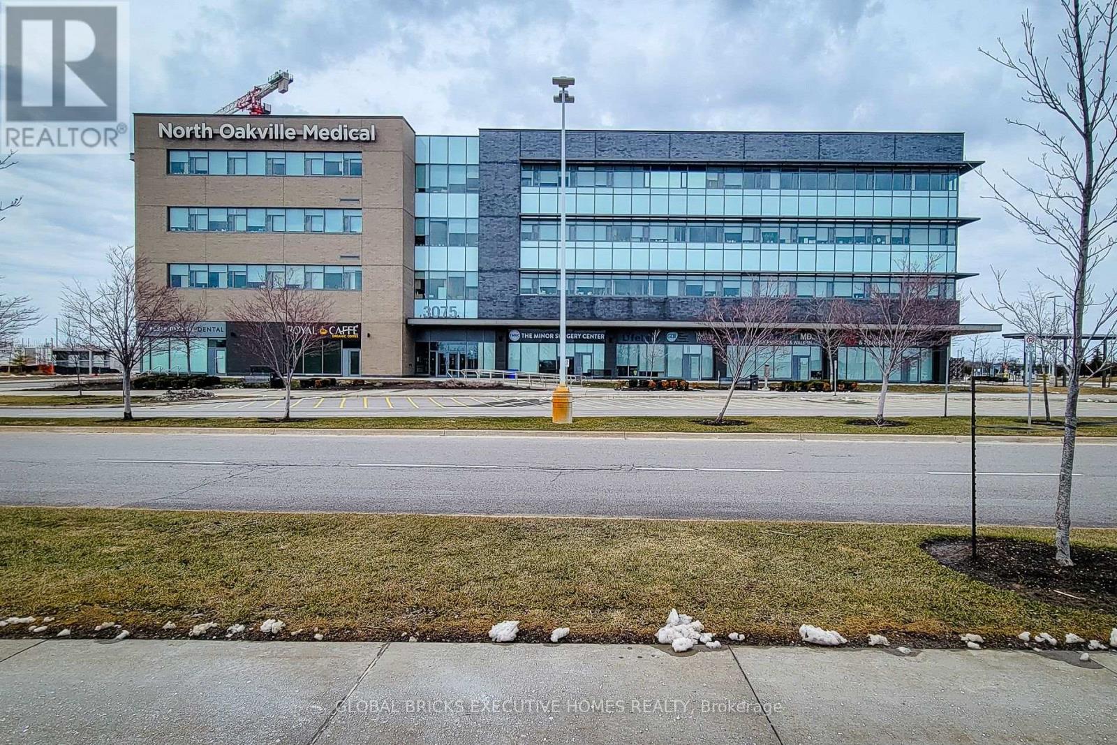 424 - 3075 Hospital Gate Property Photo 3