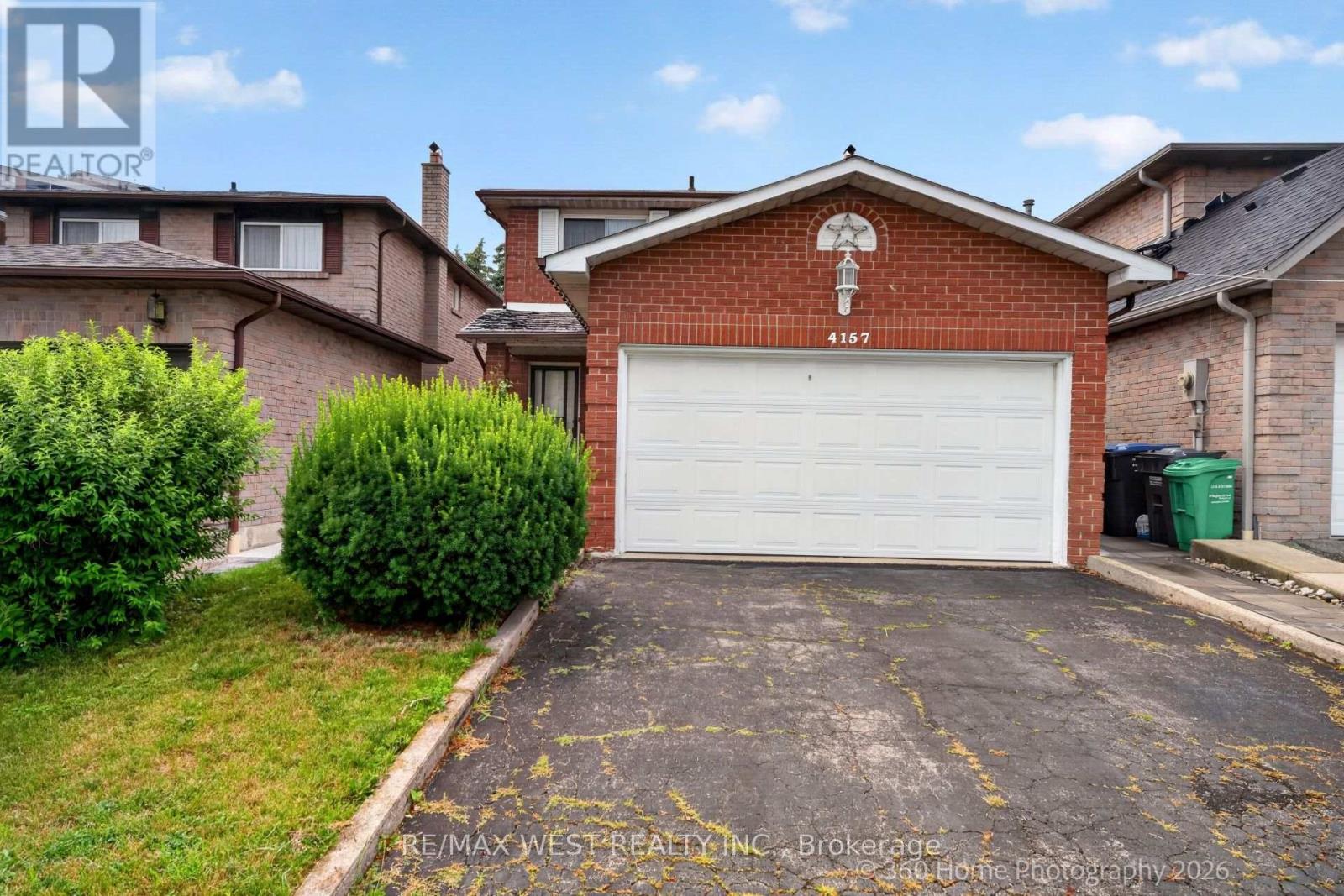 4157 Ottewell Crescent Property Photo 2