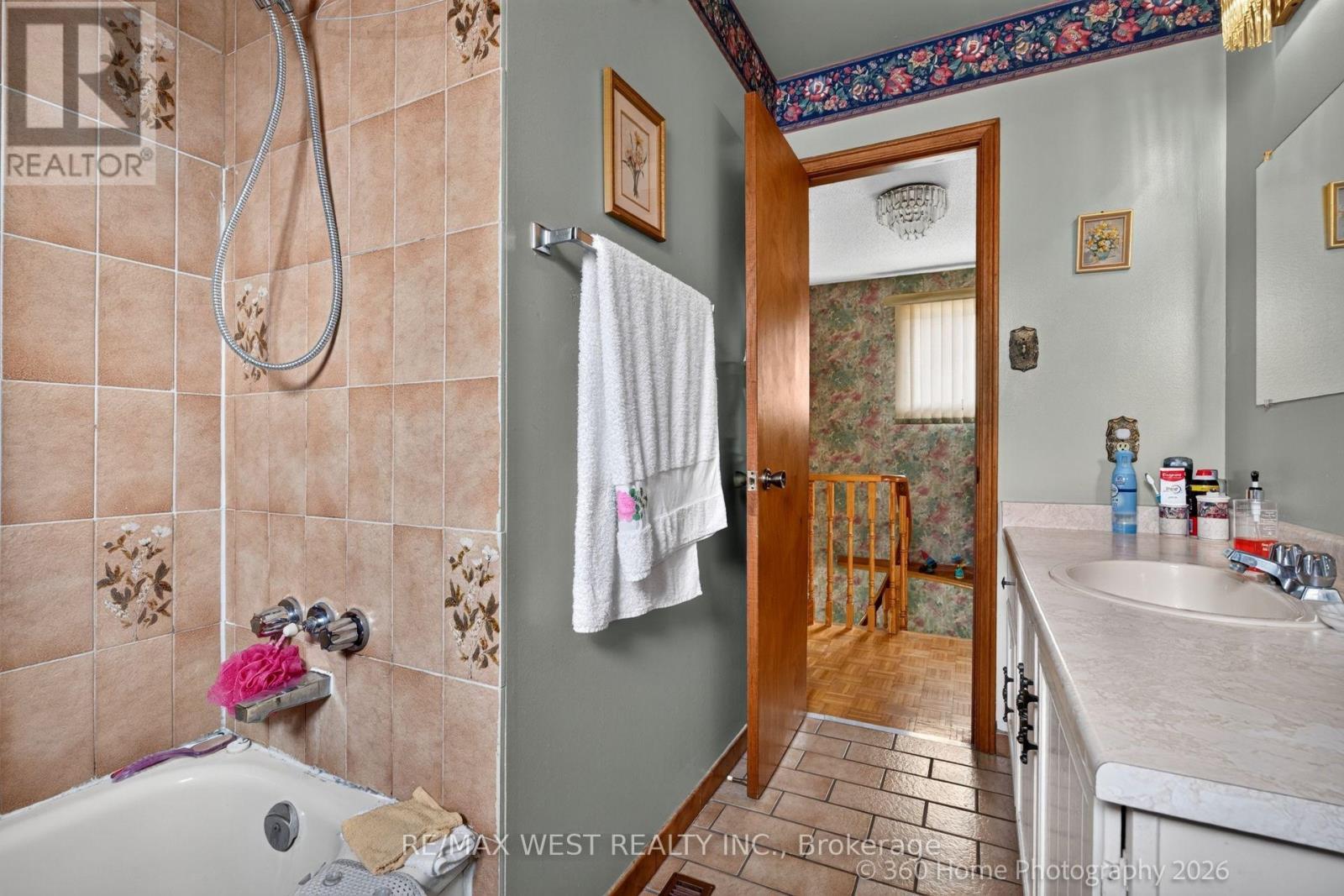 4157 Ottewell Crescent Property Photo 13