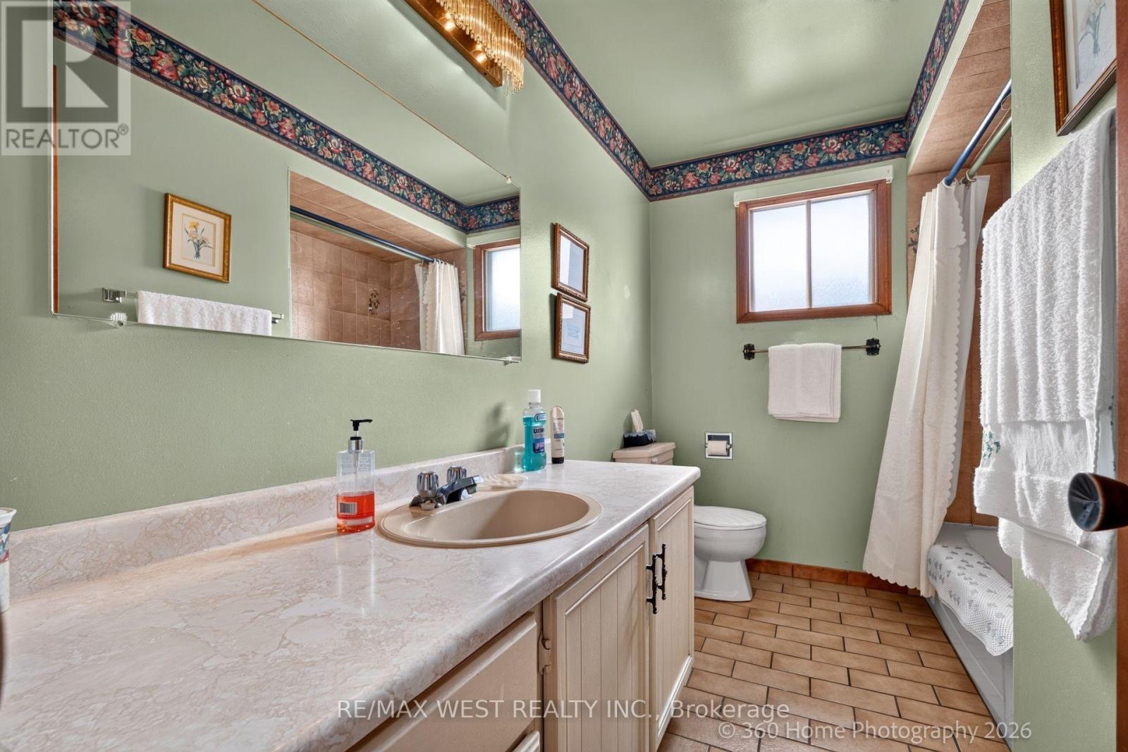 4157 Ottewell Crescent Property Photo 20