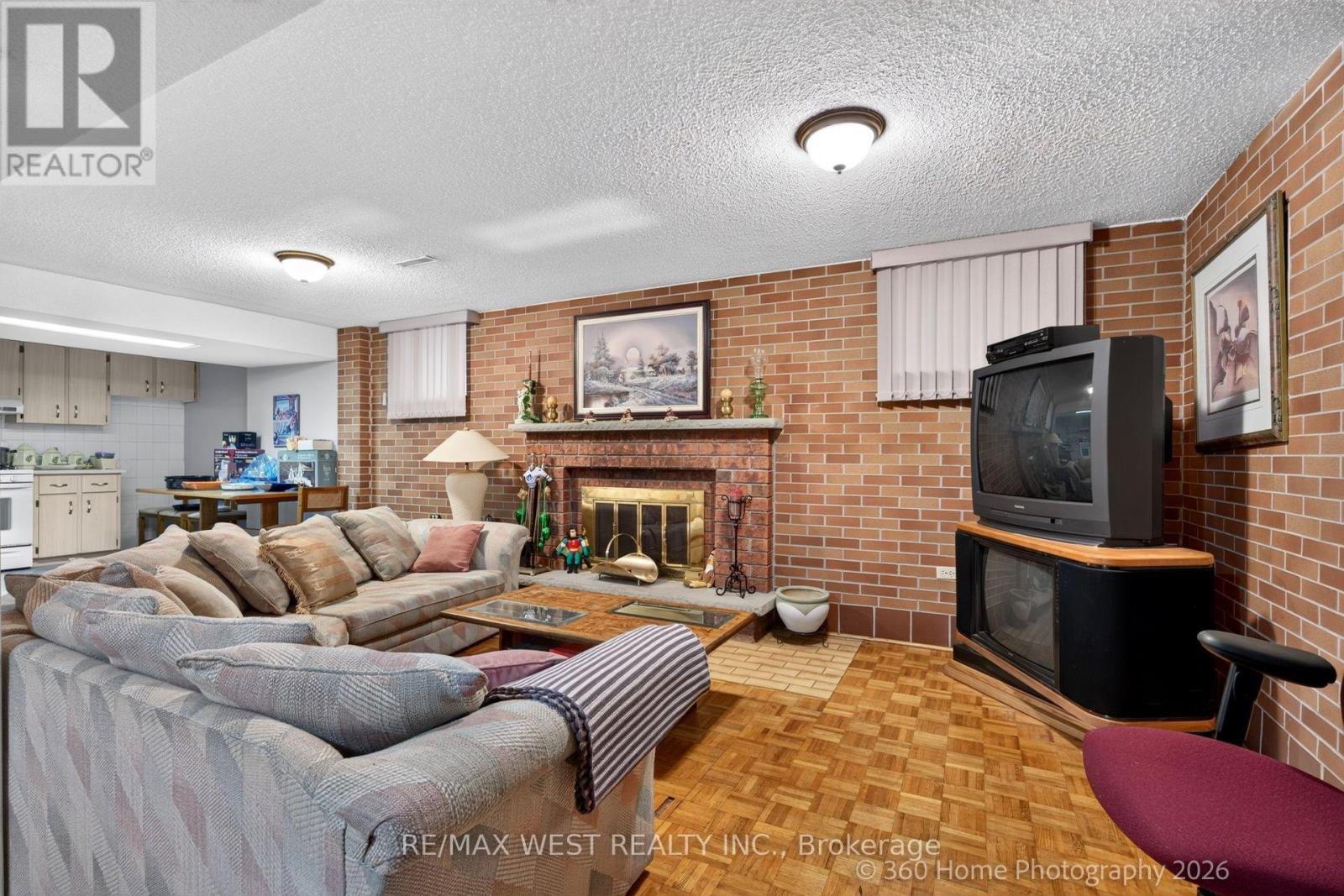 4157 Ottewell Crescent Property Photo 21
