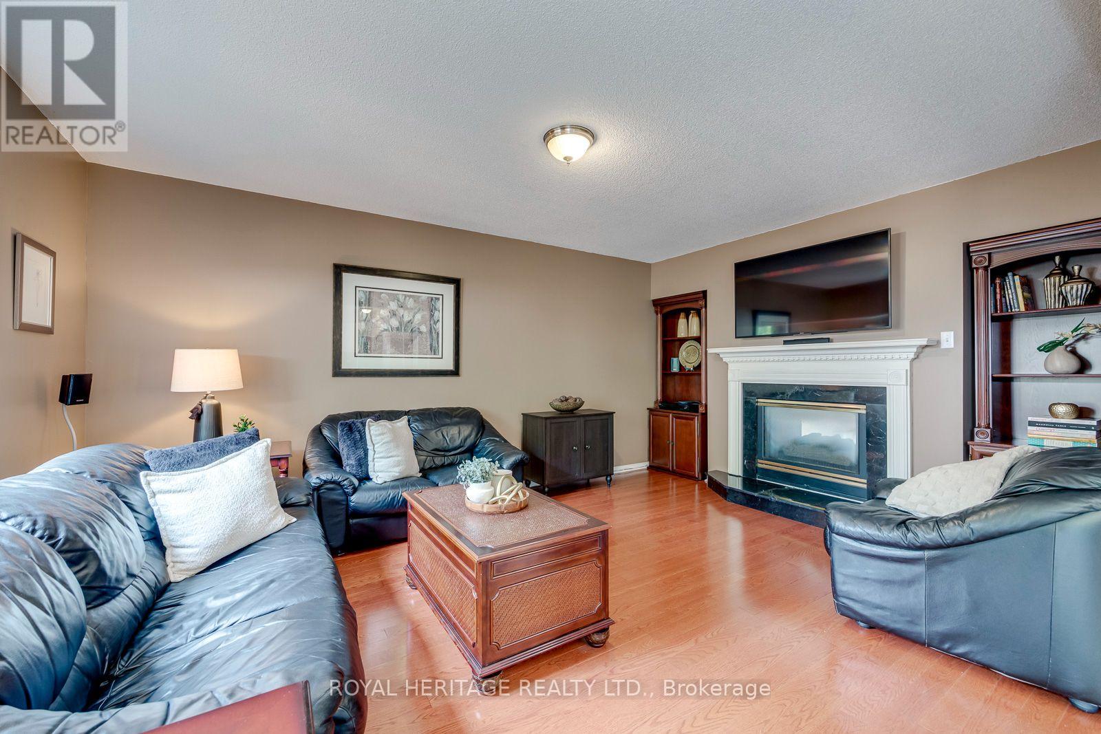 1451 Ravensmoor Crescent Property Photo 14