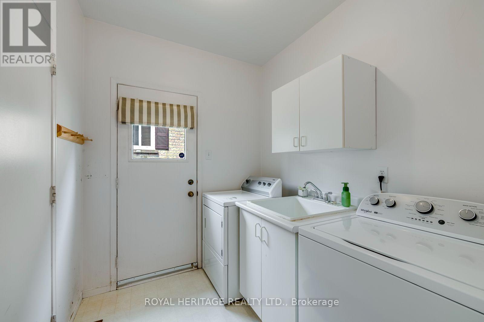 1451 Ravensmoor Crescent Property Photo 21