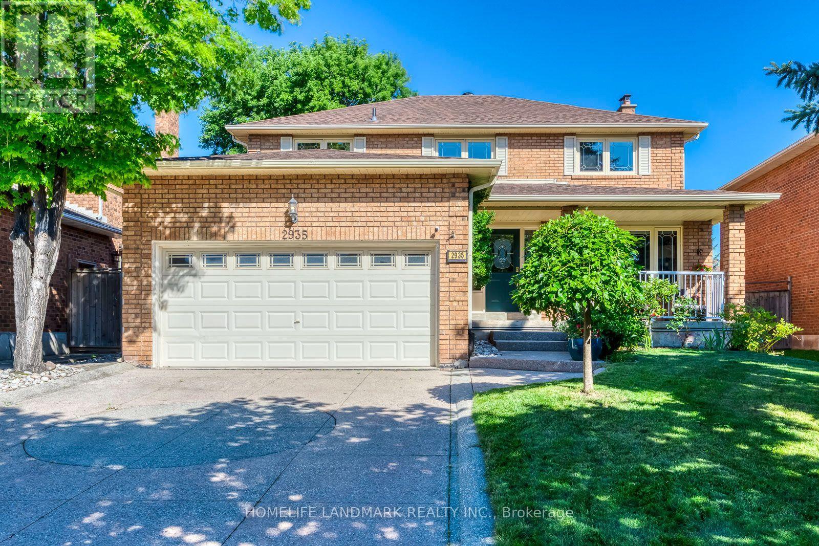 2935 Kingsway Drive Property Photo 1