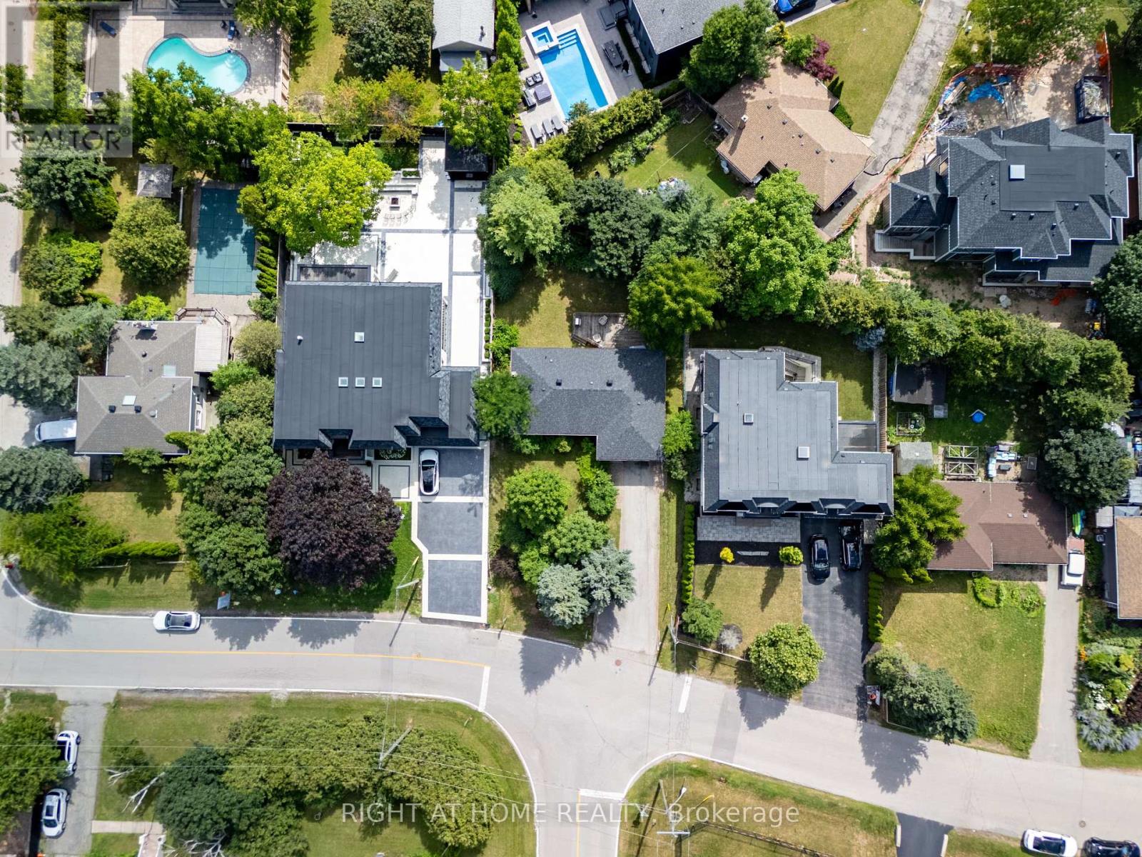 398 Tennyson Drive Property Photo 4
