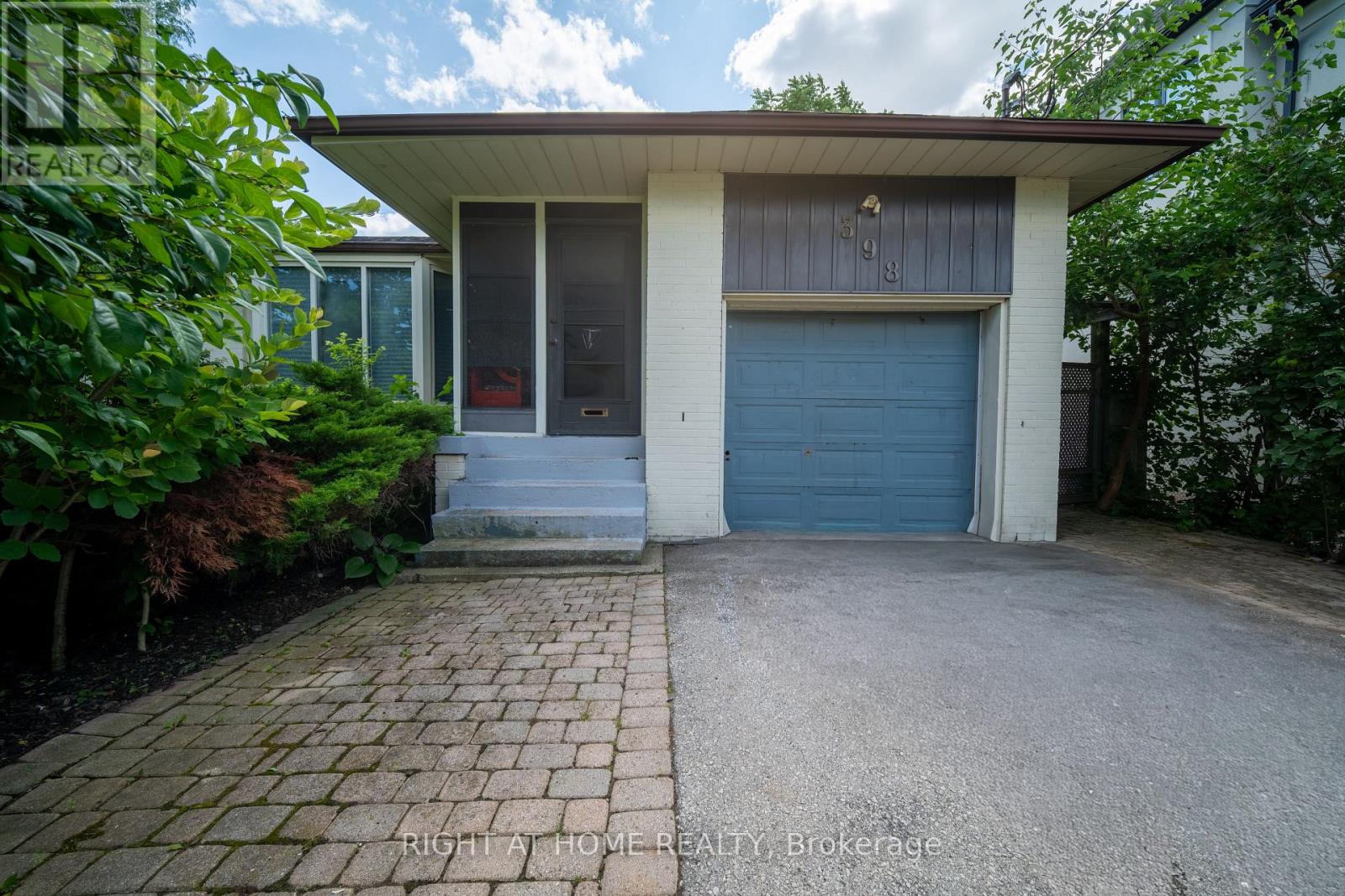 398 Tennyson Drive Property Photo 13