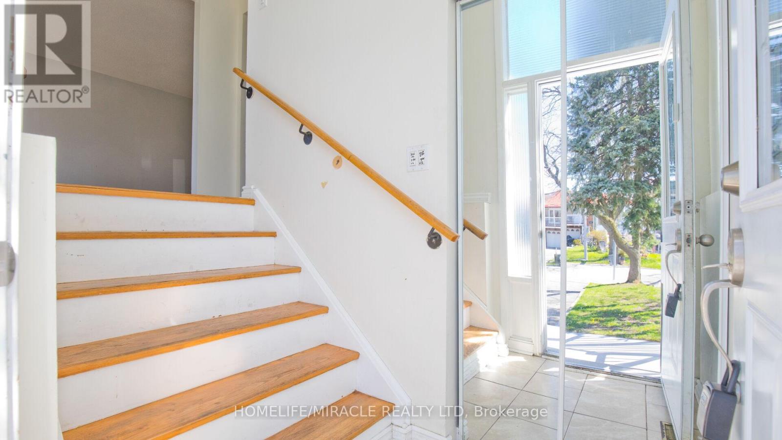 38 Medici Place Property Photo 5