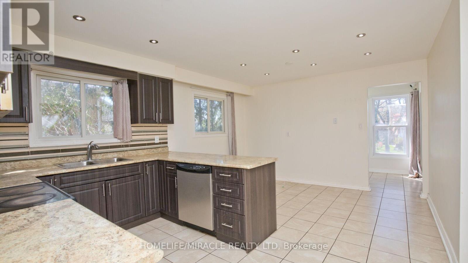 38 Medici Place Property Photo 13