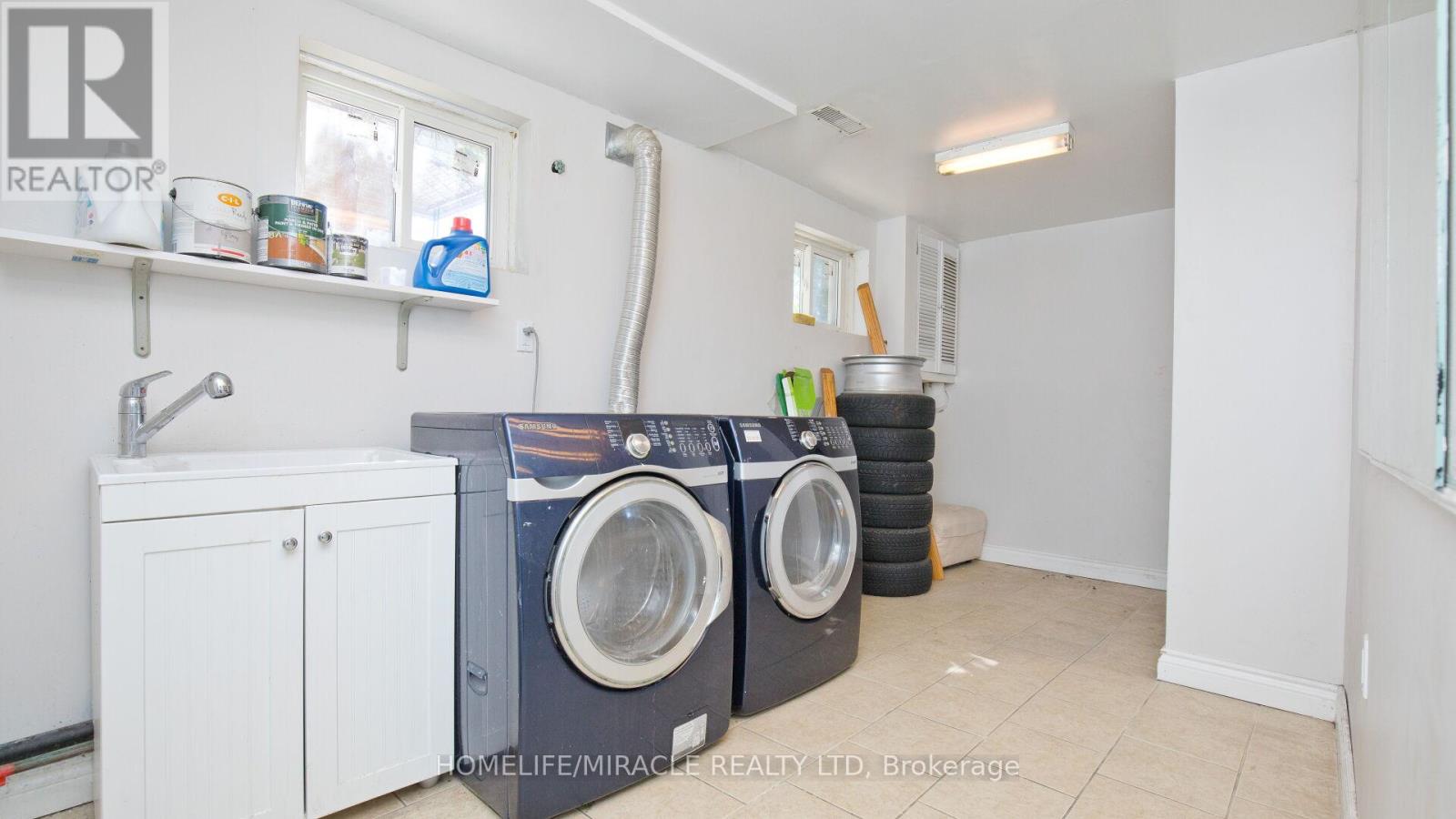 38 Medici Place Property Photo 34