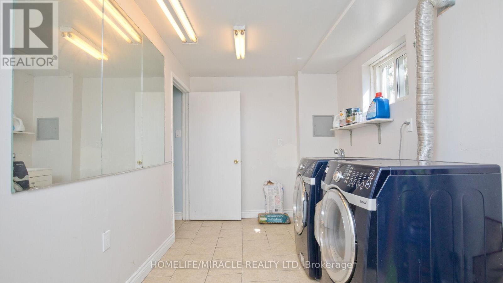 38 Medici Place Property Photo 35