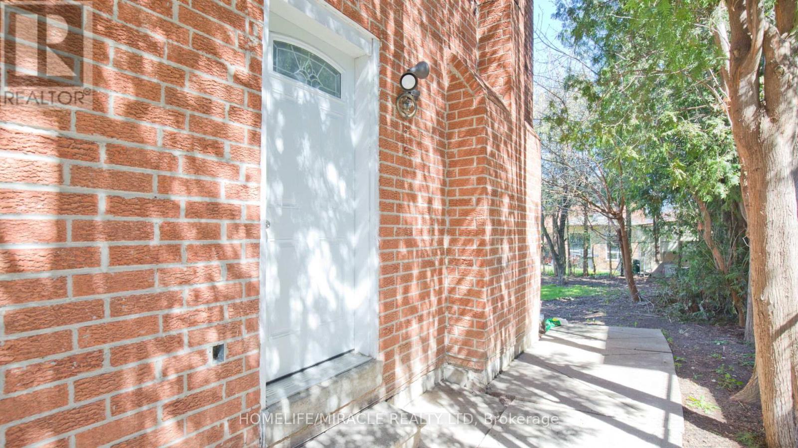 38 Medici Place Property Photo 46