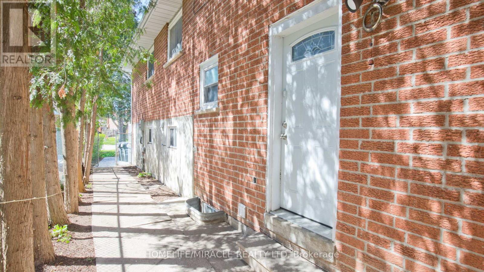 38 Medici Place Property Photo 47