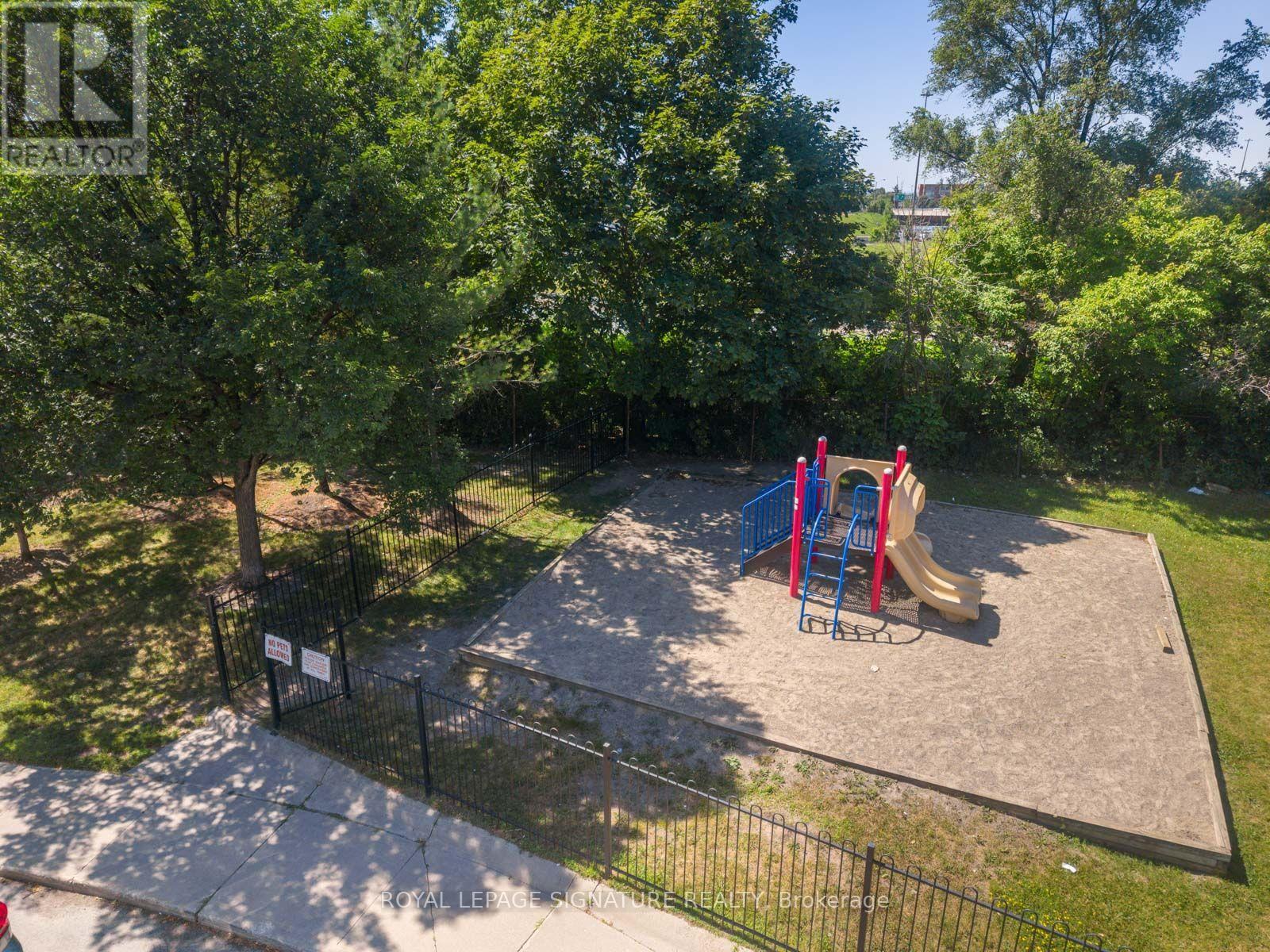 2067 - 65 George Appleton Way Property Photo 44