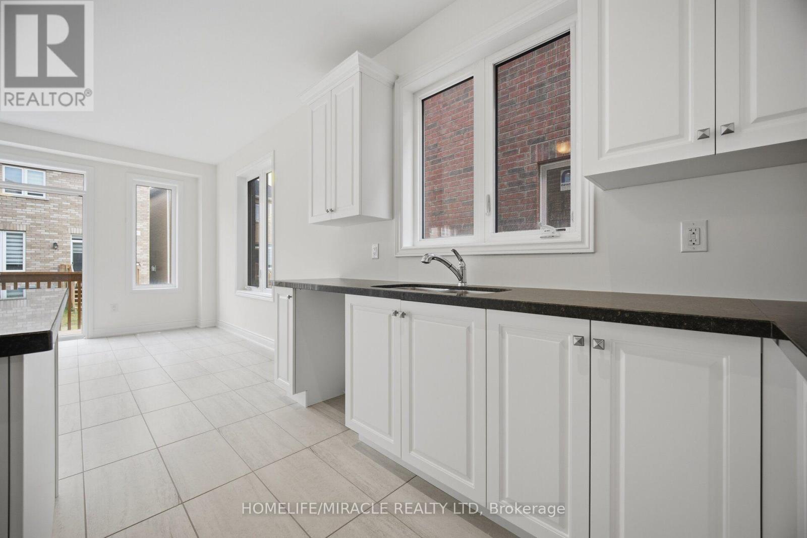 46 Stratford Drive Property Photo 8