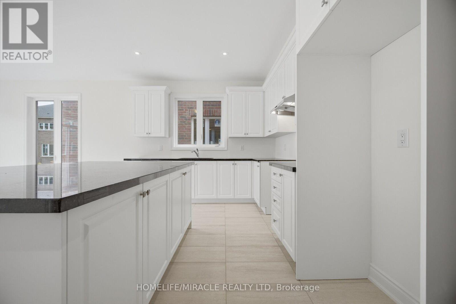 46 Stratford Drive Property Photo 10