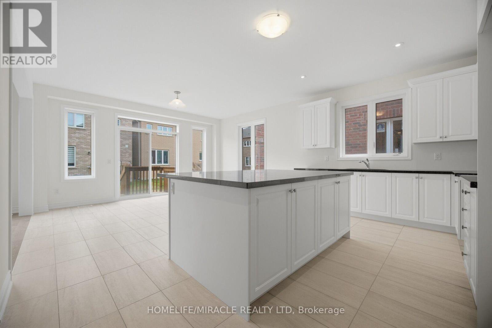 46 Stratford Drive Property Photo 11