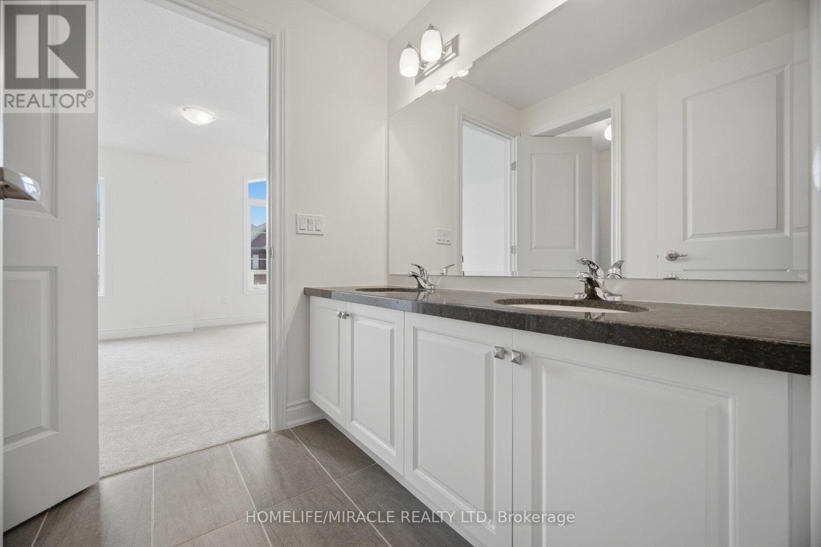 46 Stratford Drive Property Photo 43