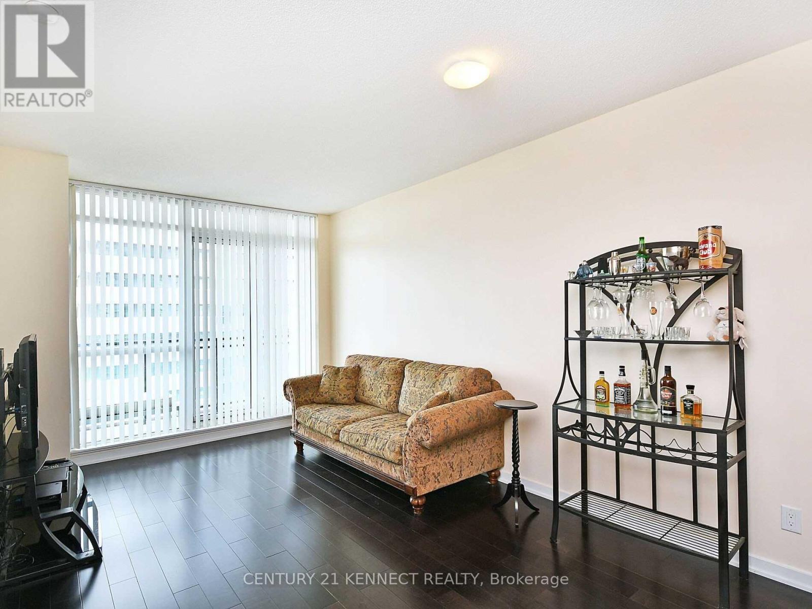 3910 - 4070 Confederation Parkway Property Photo 6