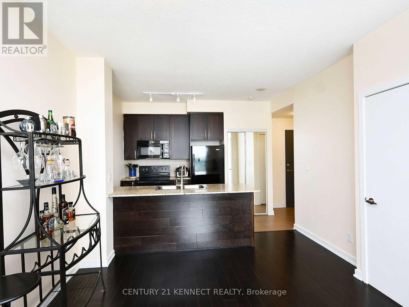 3910 - 4070 Confederation Parkway Property Photo 9