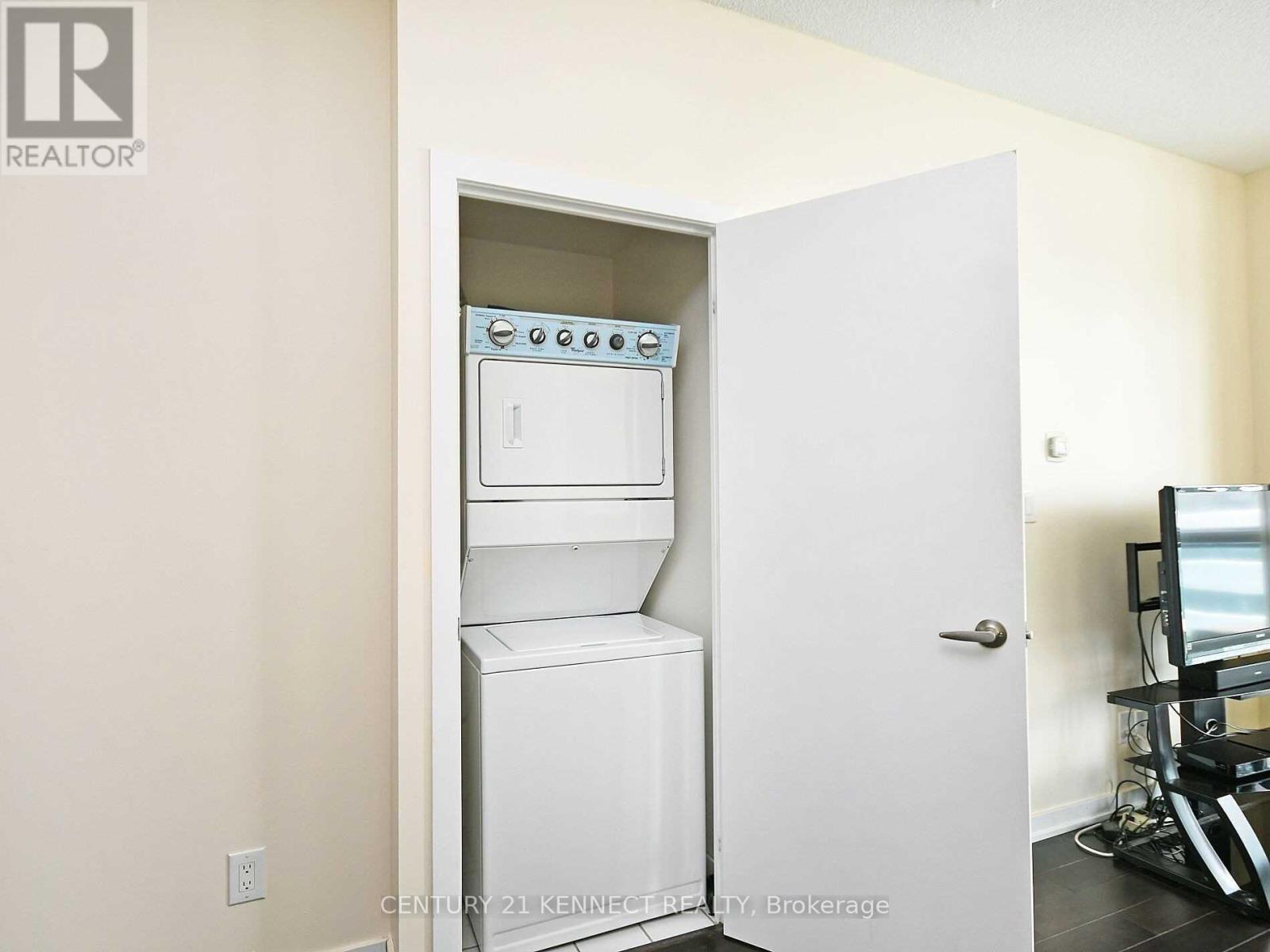 3910 - 4070 Confederation Parkway Property Photo 17
