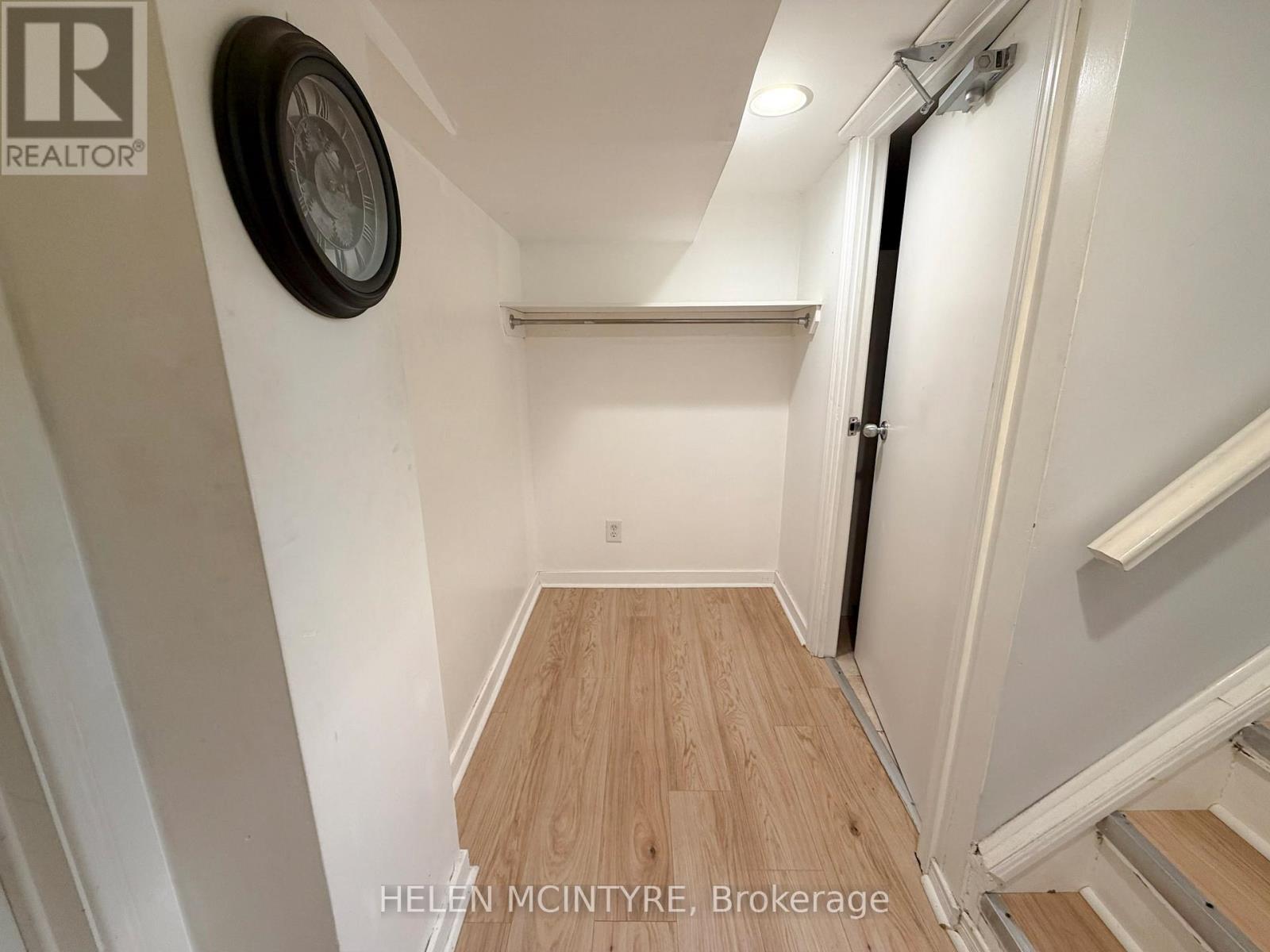 34 Dunning Crescent Property Photo 2