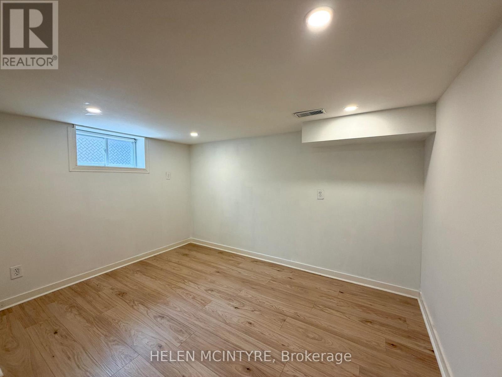 34 Dunning Crescent Property Photo 12