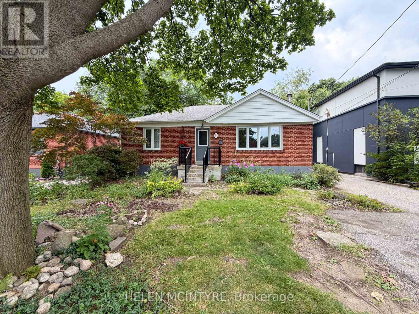 34 Dunning Crescent Property Photo 34
